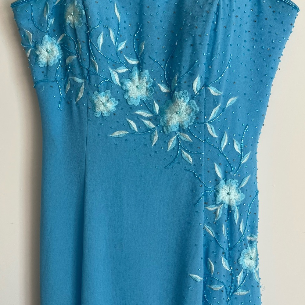 Embroidered Floral Strapless Dress in Bright Turquoise
